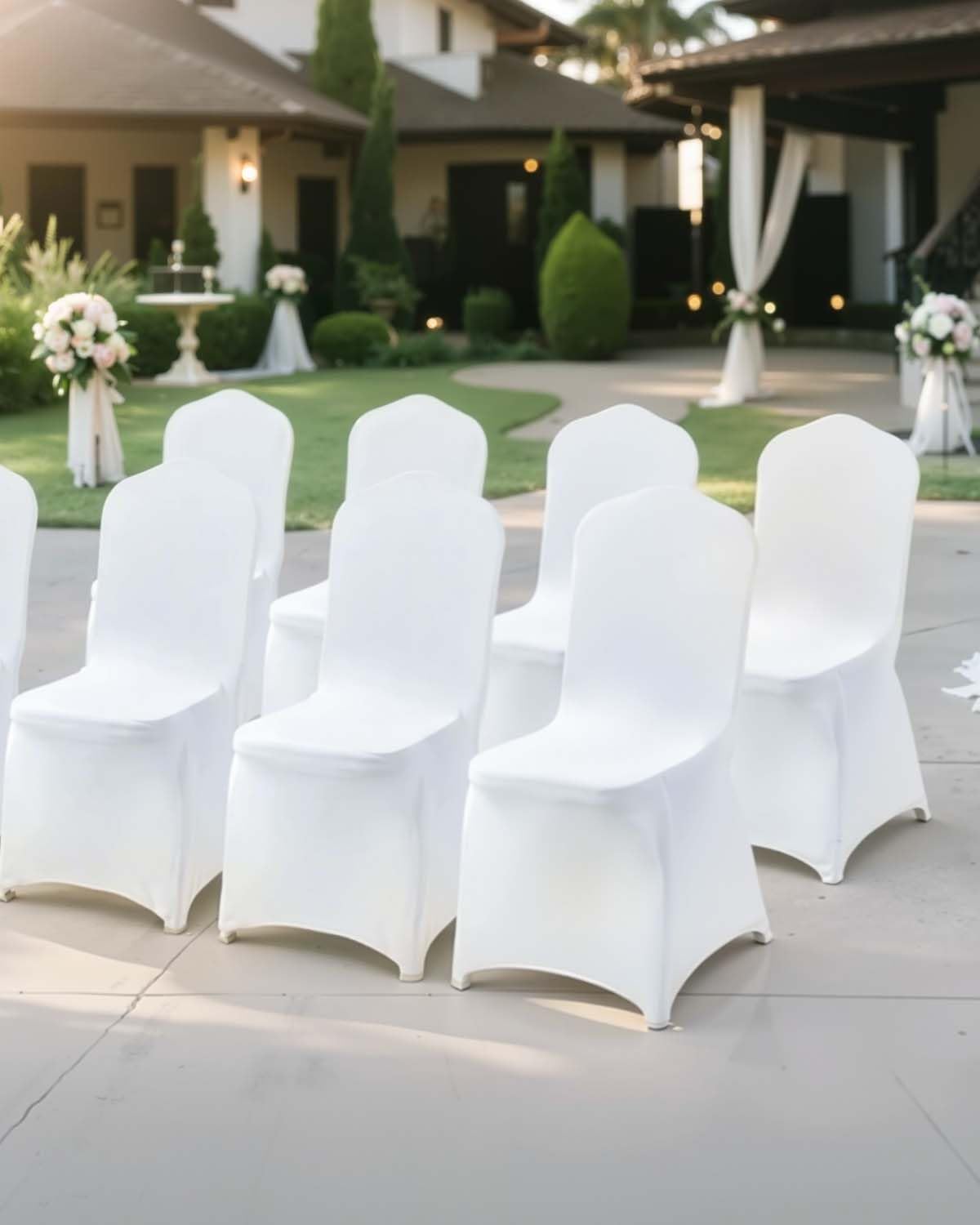 Housses de chaises blanches