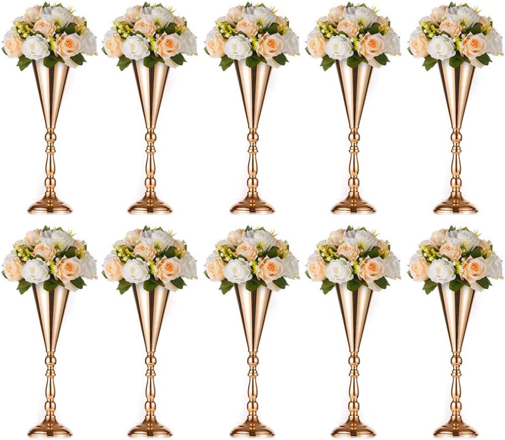 Vases dorés en métal